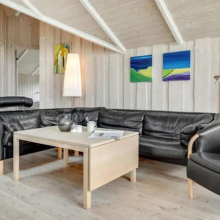 Annvy - 200m From The Sea By Interhome Semesterbostad *