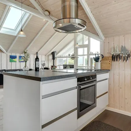 Annvy - 200m From The Sea By Interhome Semesterbostad